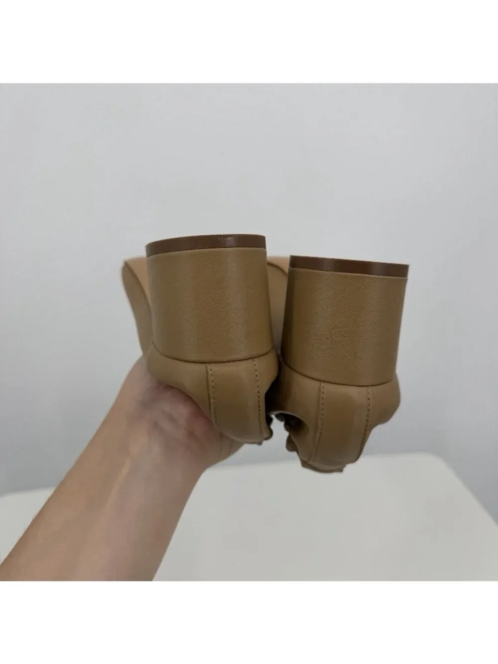 Everlane Italian Leather Day Heel Light Taupe 10 Women's Elastic Back Comfort